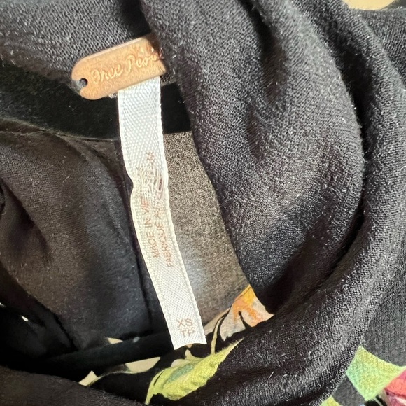 Free People • Black Gemma Tunic Top (XS) - Picture 7 of 7